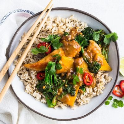 healthier-chicken-satay-stir-fry-140926-2